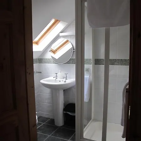 Riversdale House Accommodation لاراغ